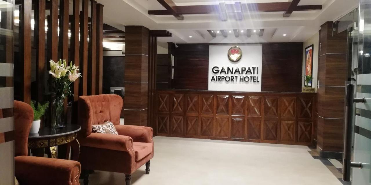 Ganapati Airport Hotel Catmandu Exterior foto