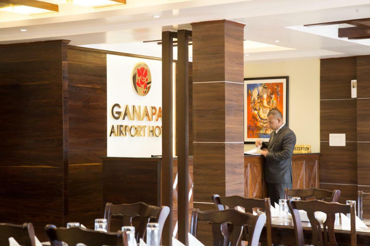 Ganapati Airport Hotel Catmandu Exterior foto