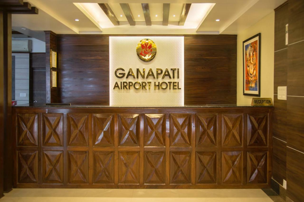 Ganapati Airport Hotel Catmandu Exterior foto