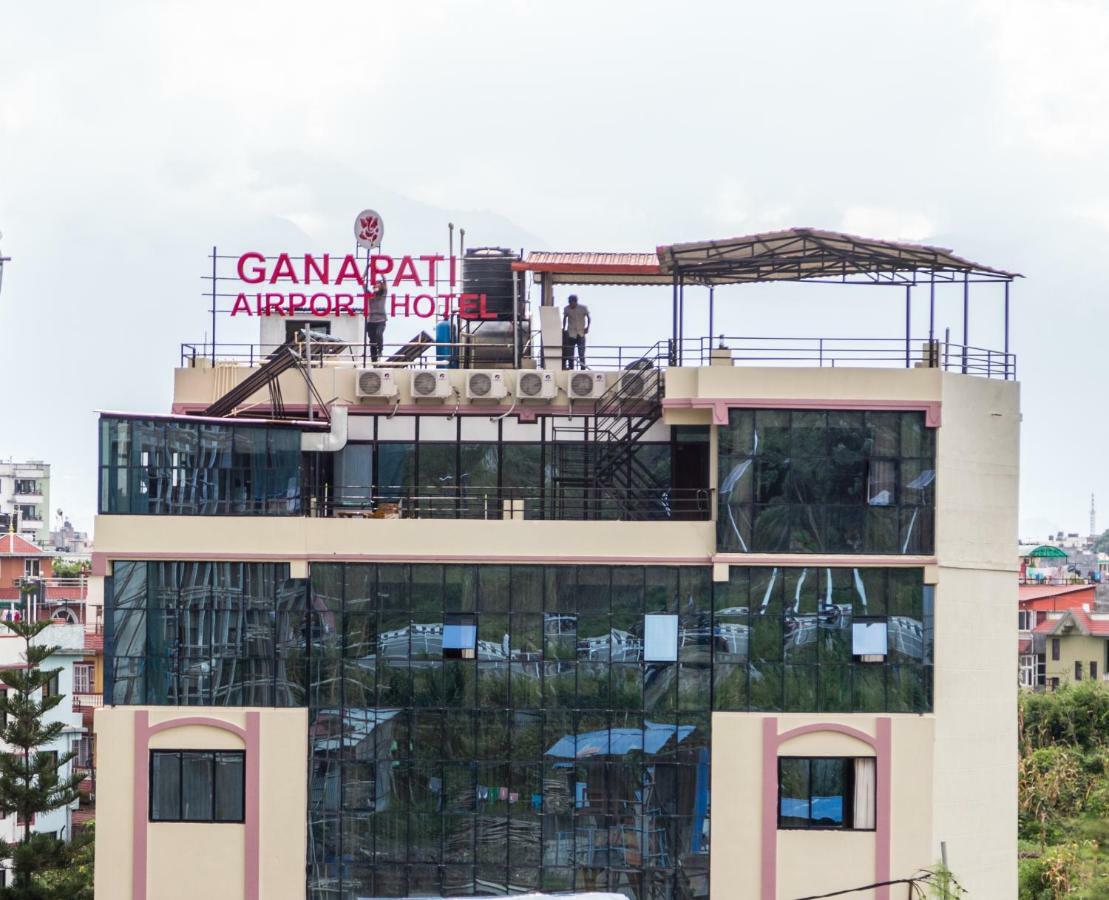 Ganapati Airport Hotel Catmandu Exterior foto